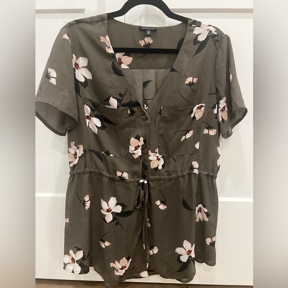 Dynamite Short Sleeve Tunic Blouse